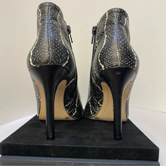 Gianni Bini Snakeskin Leather Peep Toe Ankle Bootie Stiletto Heel 7 - Picture 9 of 15
